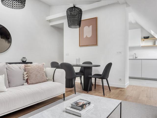 Stylish One Bedroom Oasis in Palais Royal, Paris, Paris Amsterdam Apartments for Rent