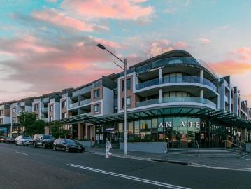 Stylish One Bedroom Apartment with Oversized Balcony in Prime Eastwood Location