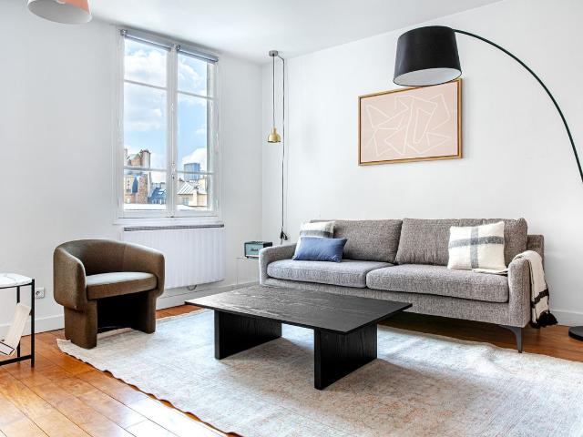 Stylish One Bedroom Apartment with City Views, Paris Amsterdam Apartments for Rent