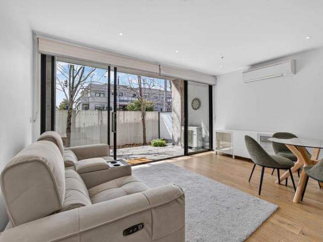 Stylish One Bedroom Apartment with Courtyard Views in the Heart of Malvern PARTIALLY FURNISHED