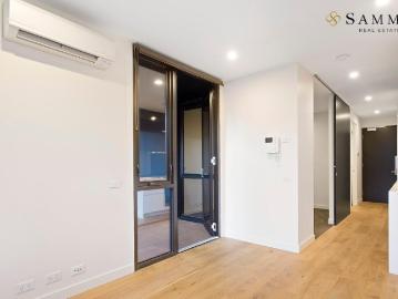 Stylish One Bedroom Apartment with Everything at Your Doorstep