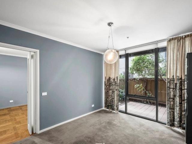 Stylish One Bedroom Apartment with Private Courtyard and Resort Style Facilities