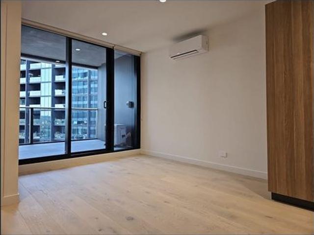 Stylish One Bedroom Apartment with Resort Style Facilities