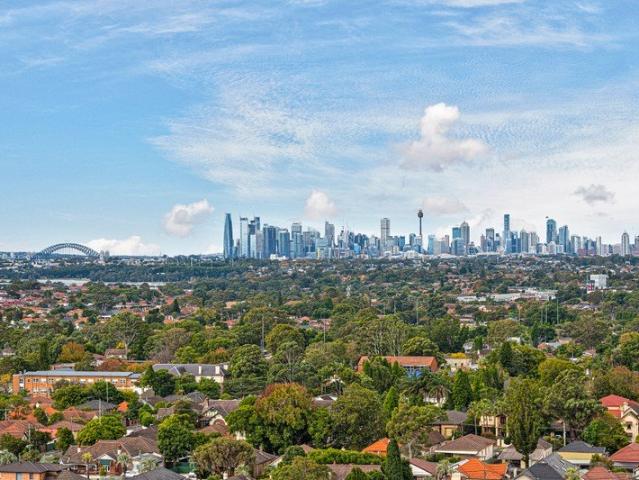 Stylish One Bedroom Apartment with Stunning City & Park Views