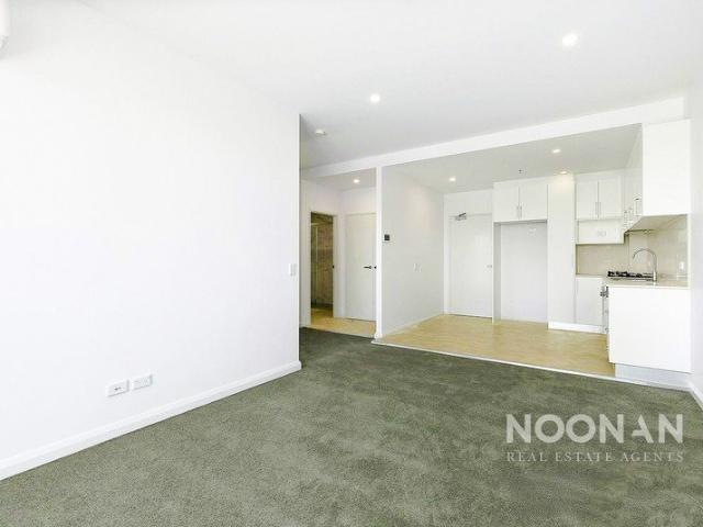 Stylish One Bedroom Apartment with Study and Lifestyle Convenience