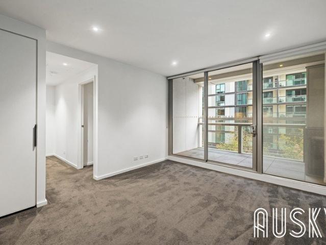 Stylish One Bedroom Apartment at 888 Collins