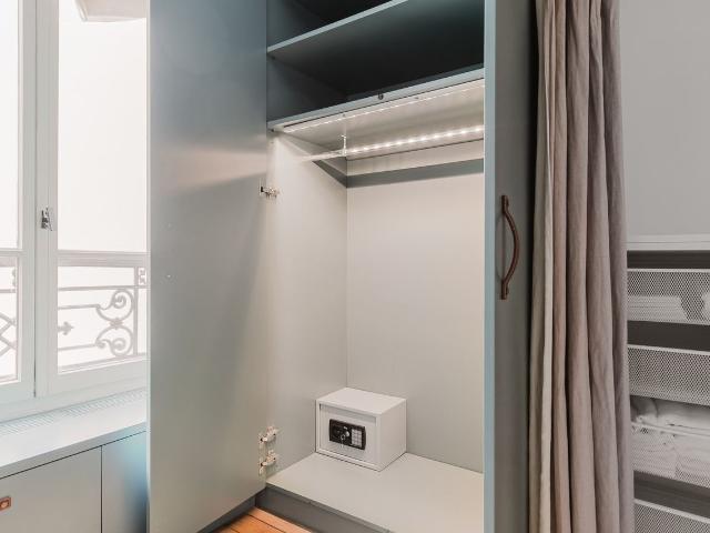 Stylish One Bedroom Apartment in Ternes, Paris, Paris Amsterdam Apartments for Rent