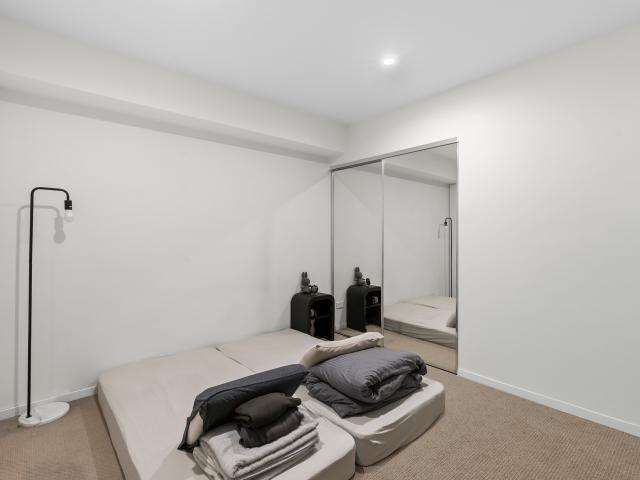 Stylish One Bedroom Apartment in the Heart of Convenience