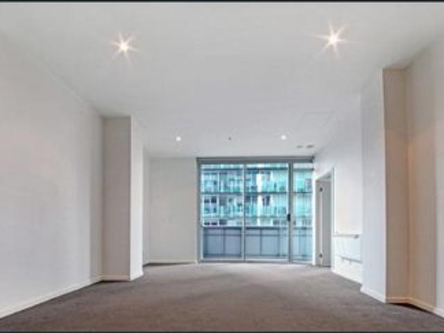 Stylish One Bedroom Apartment in the Heart of Melbourne