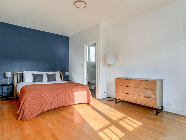 Stylish One Bedroom Apartment in the Heart of Paris, Paris Amsterdam Apartments for Rent