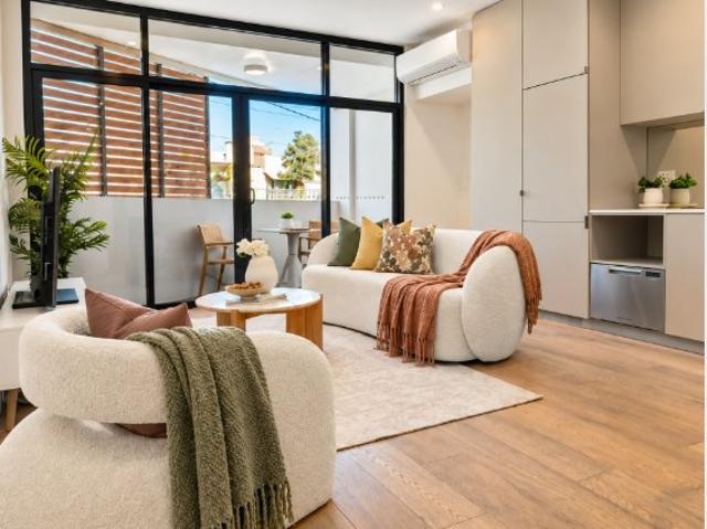 STYLISH ONE BEDROOM APARTMENT IN THE HEART OF RANDWICK LIFESTYLE, LOCATION & INVESTMENT APPEAL