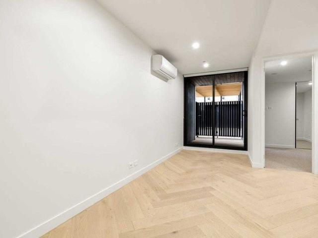 Stylish One Bedroom Apartment in the Iconic Lyric Theatre Building