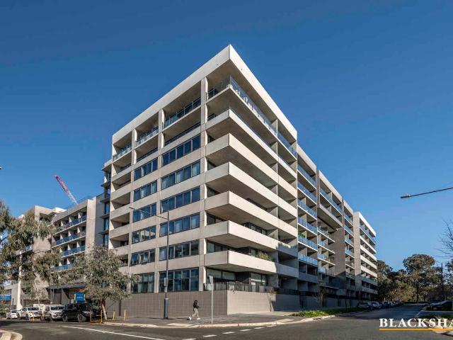 Stylish One Bedroom Apartment In The Parade Complex Campbell