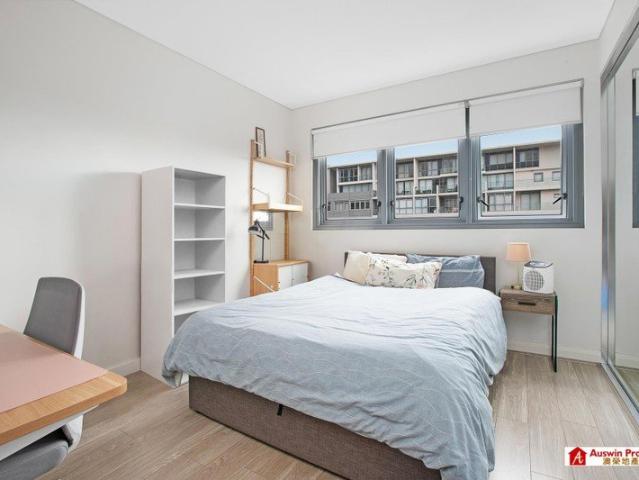Stylish One Bedroom Apartment in the Prestigious East Quarter Precinct