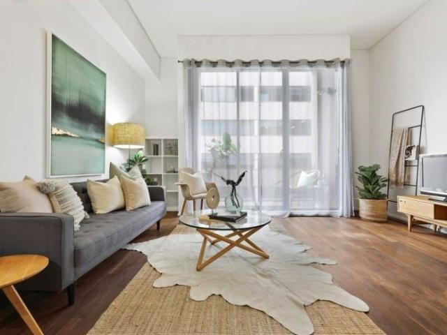 Stylish One Bedroom Apartment in Vibrant Locale