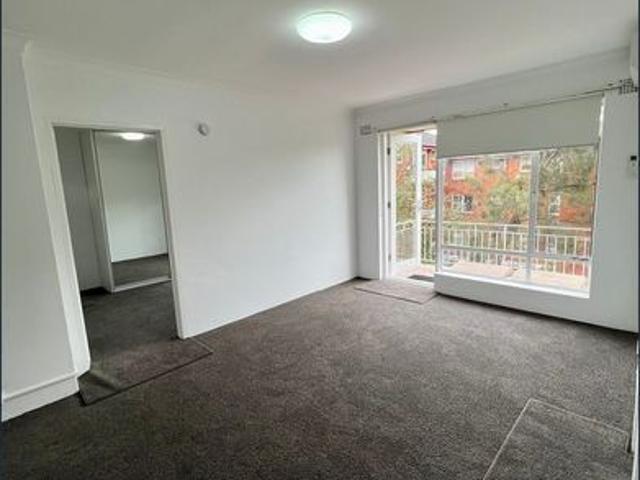Stylish One Bedroom Apartment in a Prime Lifestyle Location