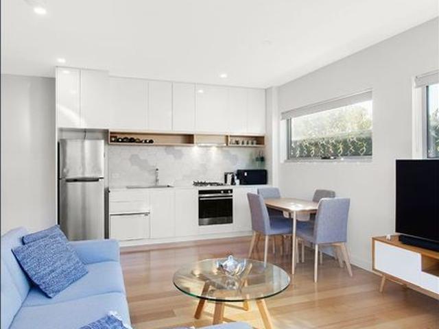 Stylish One Bedroom Apartment in a Prime Ripponlea Location