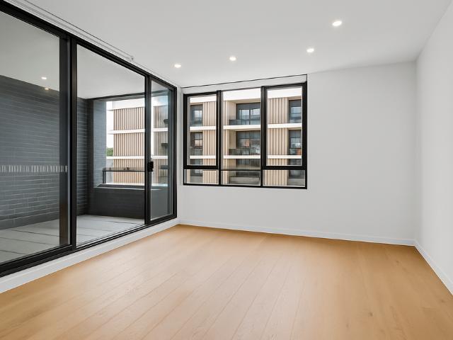 Stylish One Bedroom Apartment in Award Winning Sugarcube Erskineville