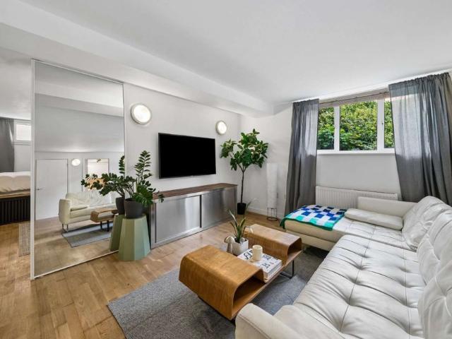 Stylish one bedroom apartment in central Richmond