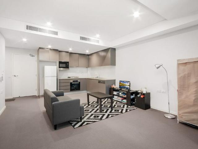 Stylish One Bedroom Apartment in Convenient Pennant Hills Location
