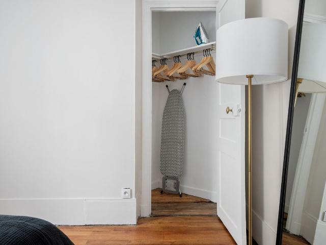 Stylish One Bedroom Apartment in Paris Ternes, Paris Amsterdam Apartments for Rent