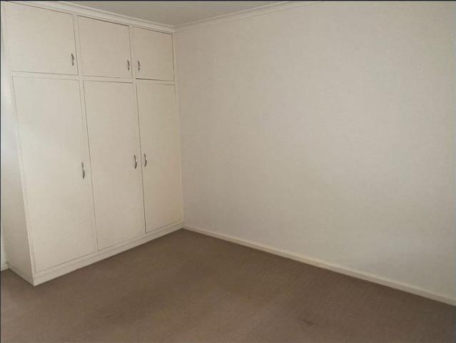 Stylish One Bedroom Apartment in Prime Thornbury Location
