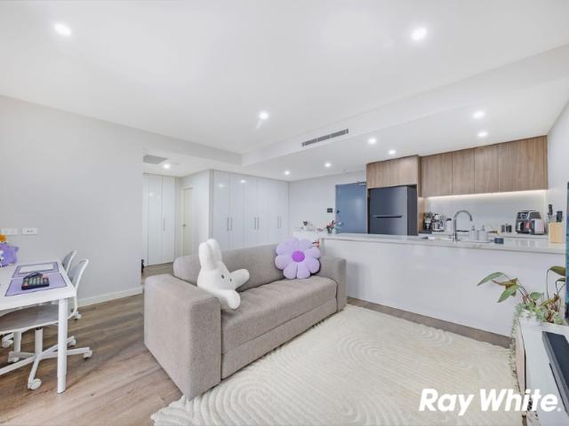 Stylish One Bedroom Apartment in Prime Schofields Location!
