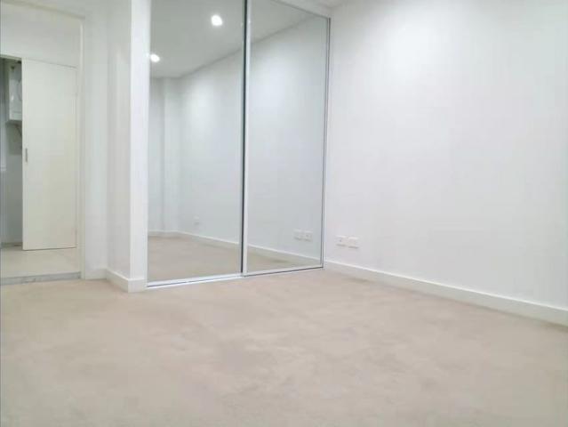 Stylish one bedroom apartment in secure building