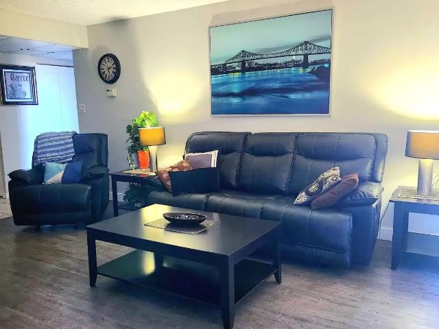 Stylish One Bedroom Furnished Condo Everything Included! Convenient Location