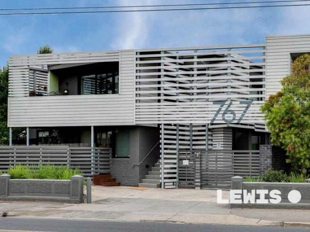 Stylish One Bedroom Haven in a Secure Boutique Block