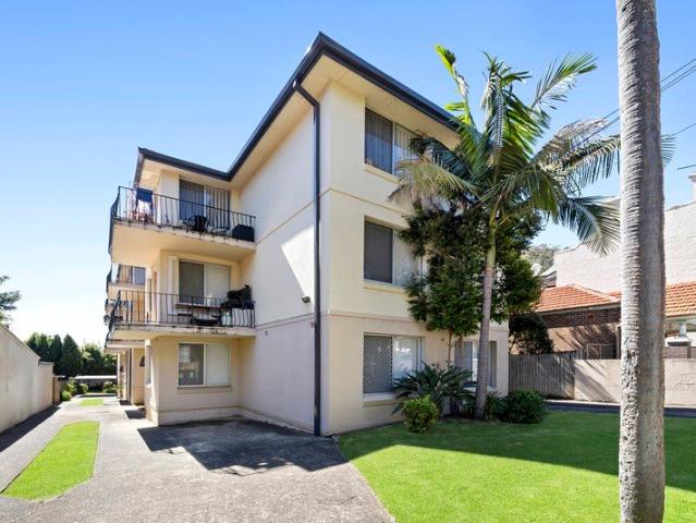 Stylish One Bedroom Living in the Heart of Summer Hill