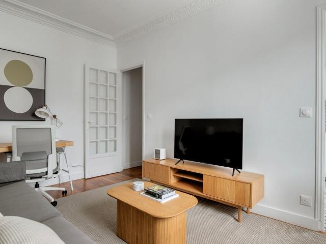 Stylish One Bedroom Retreat in Paris