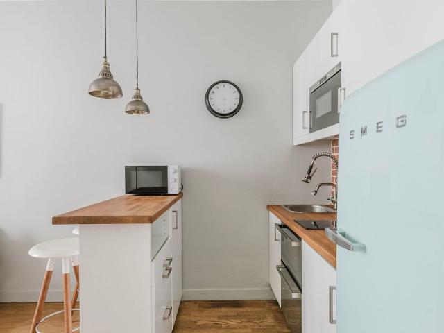 Stylish One Bedroom Retreat in Paris, Paris Amsterdam Apartments for Rent