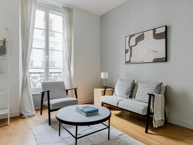 Stylish One Bedroom Retreat in Paris, Paris Amsterdam Apartments for Rent