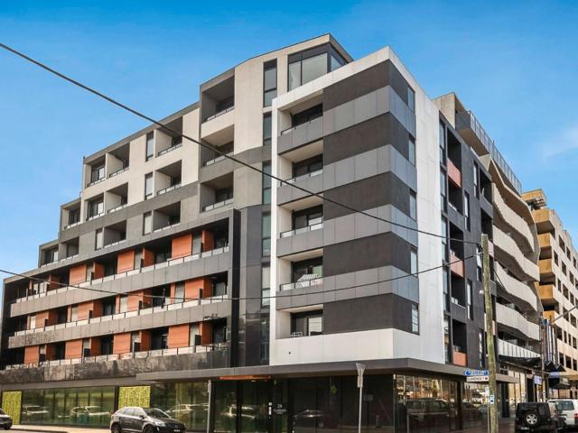 Stylish One Bedroom With A View!