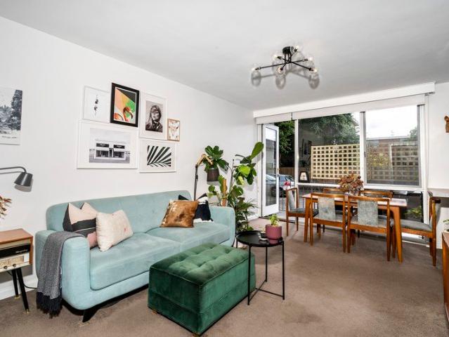 STYLISH ONE BEDROOM