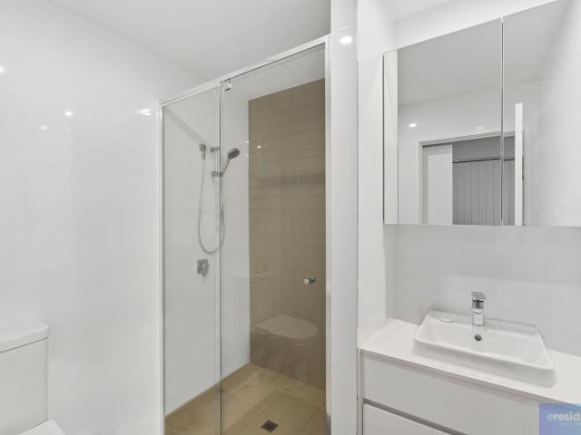 Stylish open plan unit in private boutique complex, so conveniently located!