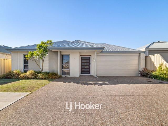 Stylish Accessible Home Near the Coast!