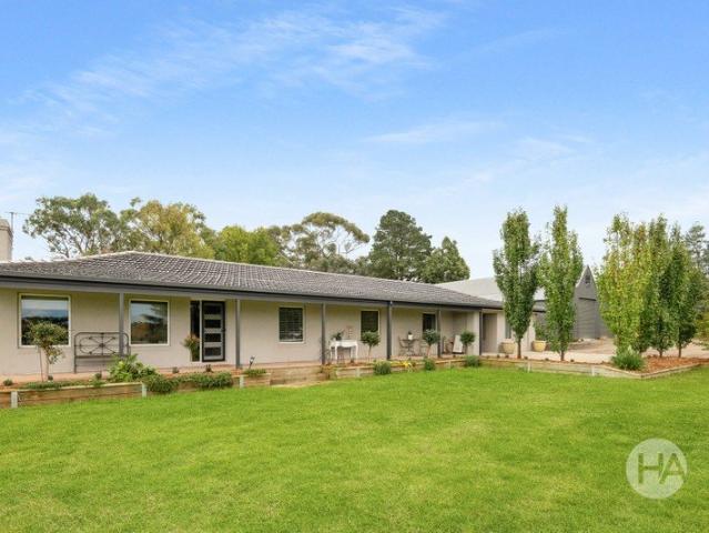Stylish Acreage Living with Rare Versatility