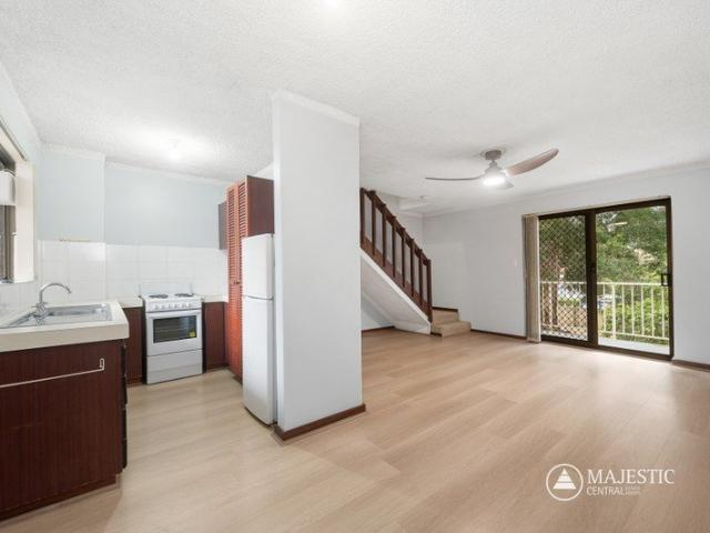 STYLISH AFFORDABLE SPLIT LEVEL APARTMENT