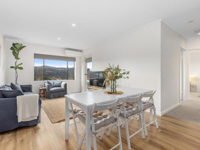 Stylish Alpine Retreat Fully Renovated with Stunning Lake Views!