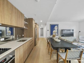 Stylish Alpine Retreat in Prime Village Location