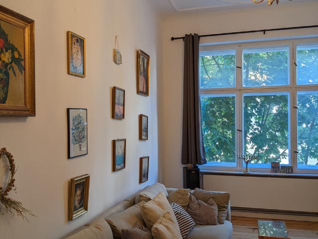 Stylish Altbau Apartment with Balcony in Neukölln