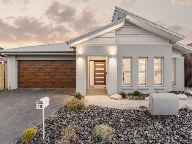 Stylish and Upgraded Living in Peaceful Pocket!