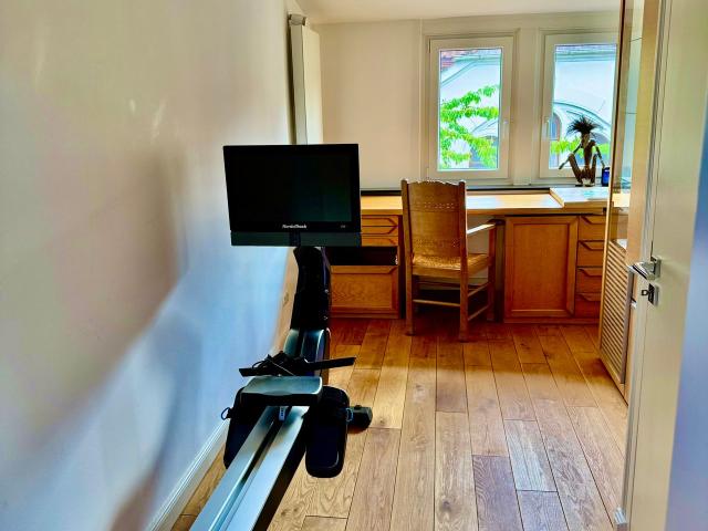 Stylish and big apartment in the Parkallee with Bürgerpark view, Bremen Amsterdam Apartments for Rent