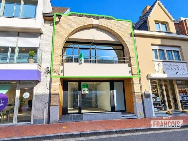 Stylish and bright duplex apartment featuring 2 bedrooms an…