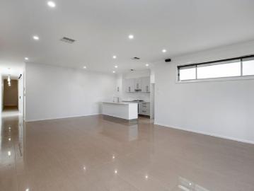 STYLISH AND CONVENIENT LIVING IN THE HEART OF PARKSIDE