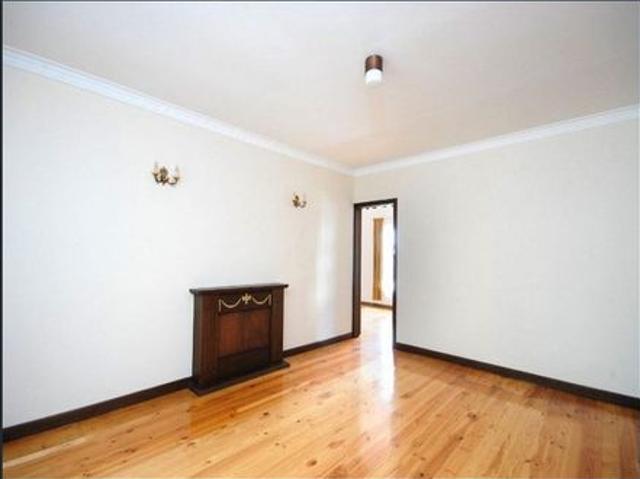 Stylish and Convenient 2 Bedroom Unit in Glenside