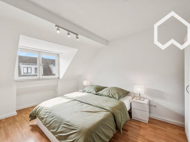 Stylish and fully furnished 2 room apartment in Cologne Longerich – modern living with great connectivity, Koln Amsterdam Apartments for Rent