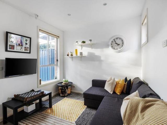 Stylish and Light Filled with Private Courtyard